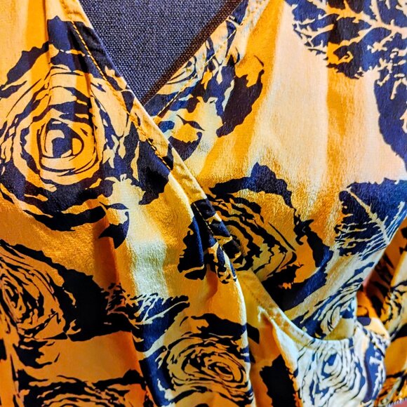 Winter Kate 100% silk Gold wrap blouse - Picture 4 of 10